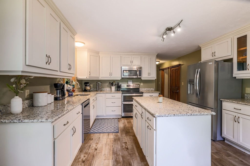 27 Davis Street Rutland, MA 01543 - Photo 21 of 39