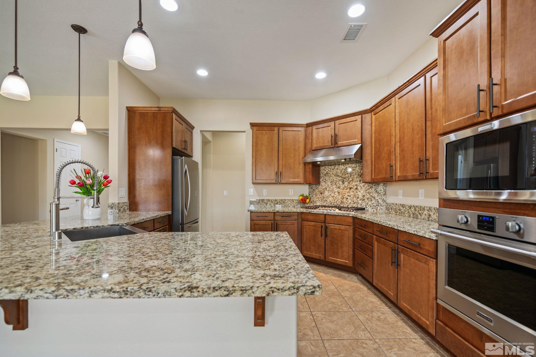 385 Horizon Ridge Road Sparks, NV 89441 - Photo 13 of 39 Photo 12