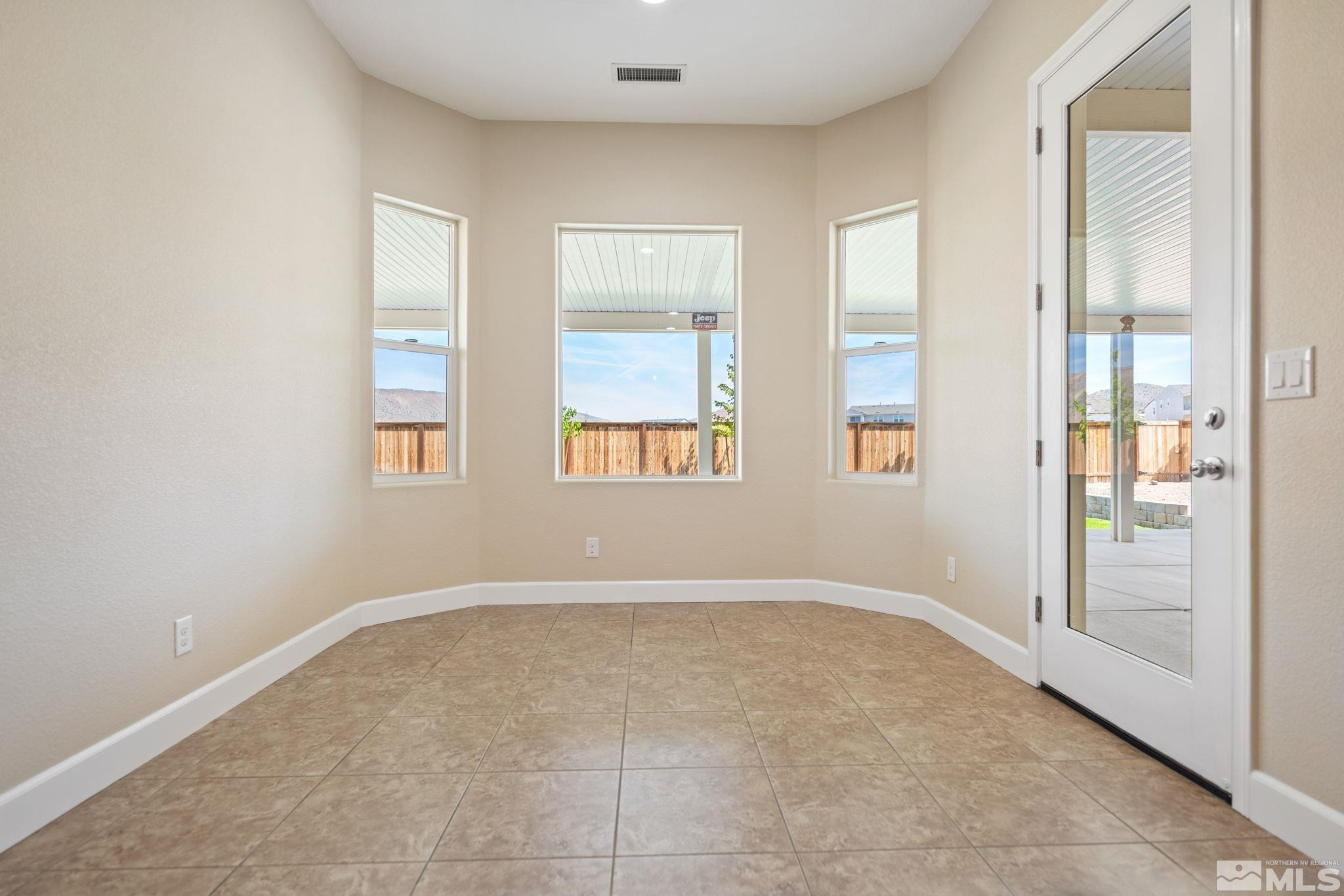 385 Horizon Ridge Road Sparks, NV 89441 - Photo 17 of 39 Photo 16