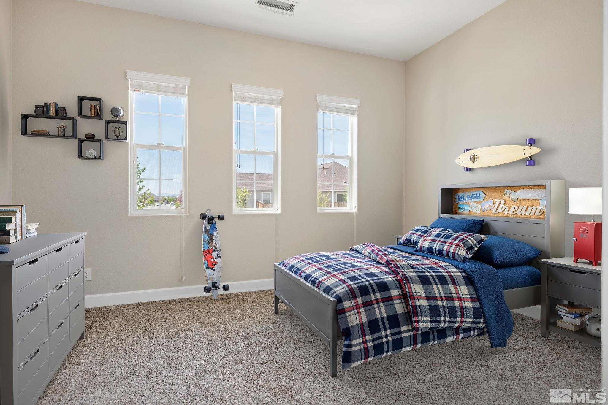 385 Horizon Ridge Road Sparks, NV 89441 - Photo 20 of 39 Photo 19
