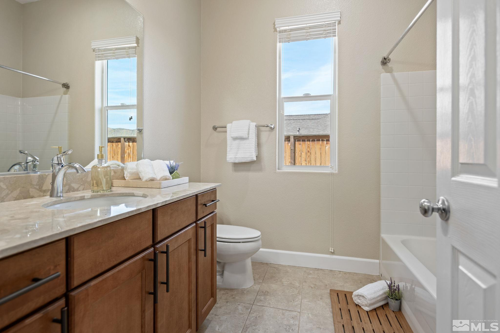 385 Horizon Ridge Road Sparks, NV 89441 - Photo 22 of 39 Photo 21