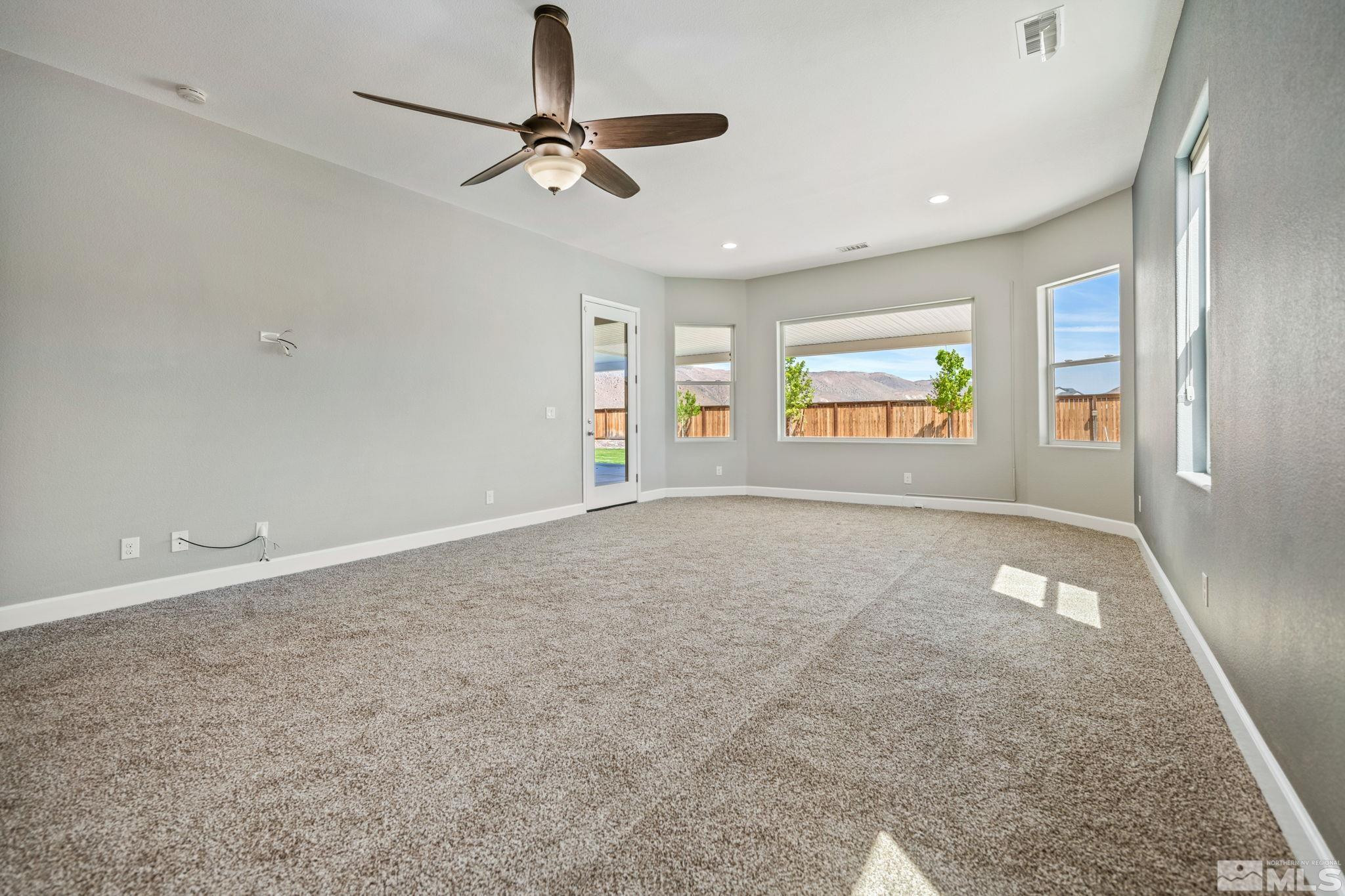385 Horizon Ridge Road Sparks, NV 89441 - Photo 31 of 39 Photo 30