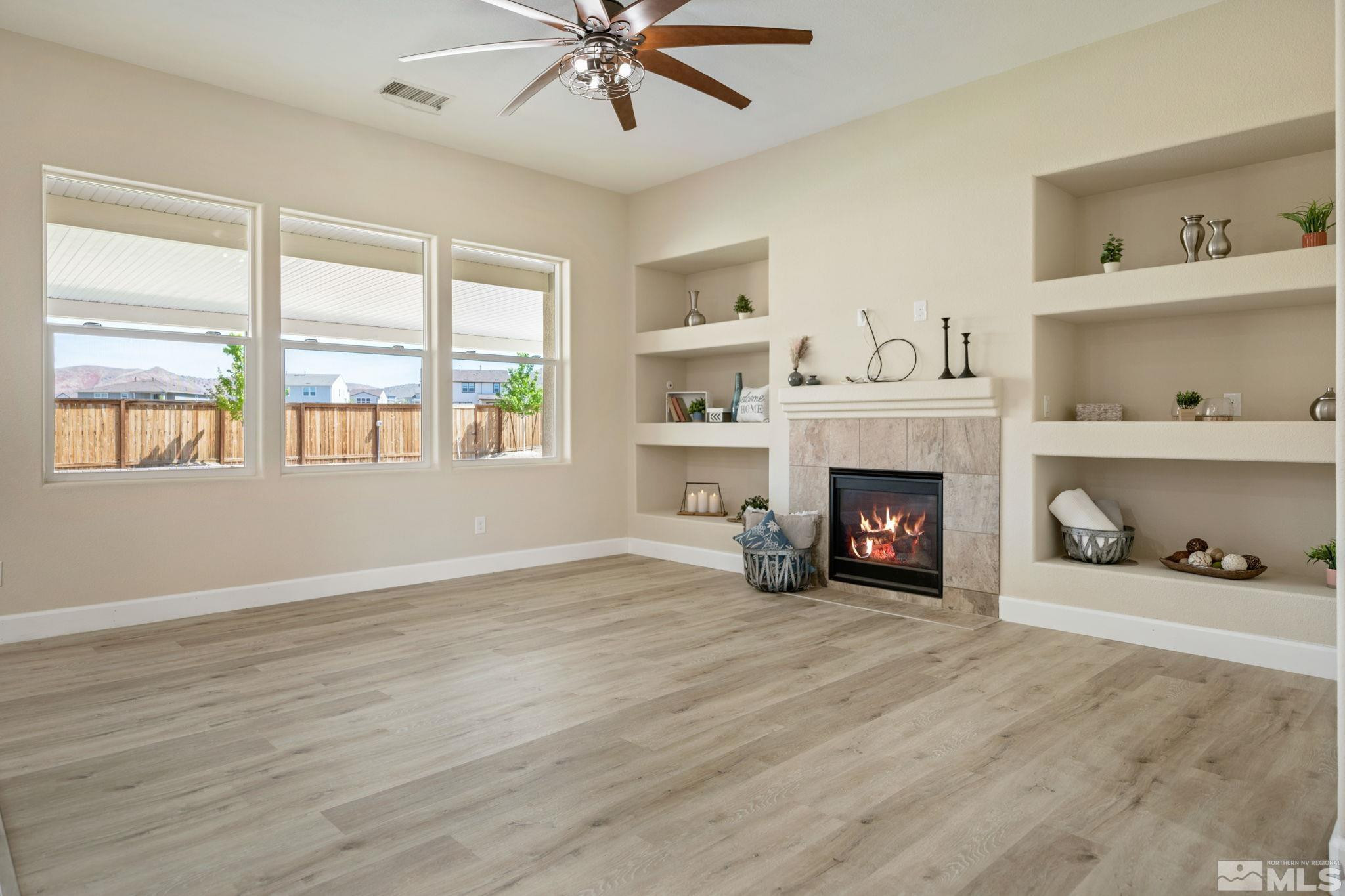 385 Horizon Ridge Road Sparks, NV 89441 - Photo 10 of 39 Photo 5