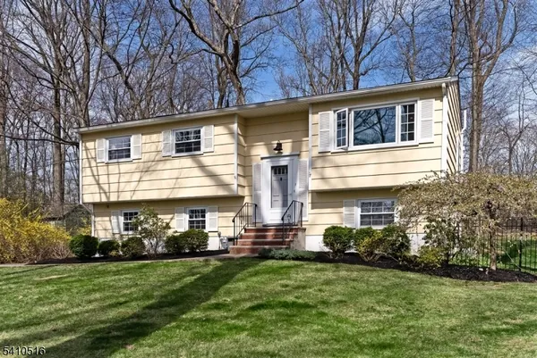 $680,000 | 7 Pamela Drive, Randolph, NJ 07869