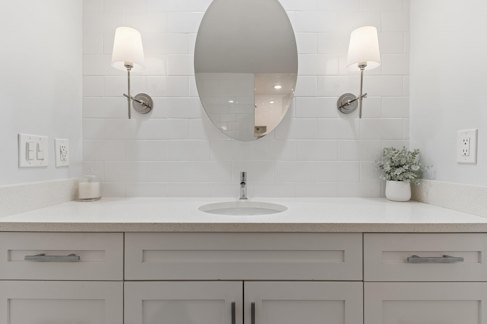 555 Southeast 6th Avenue, Unit 1F Delray Beach, FL 33483 - Photo 14 of 31 Guest Bathroom - 1