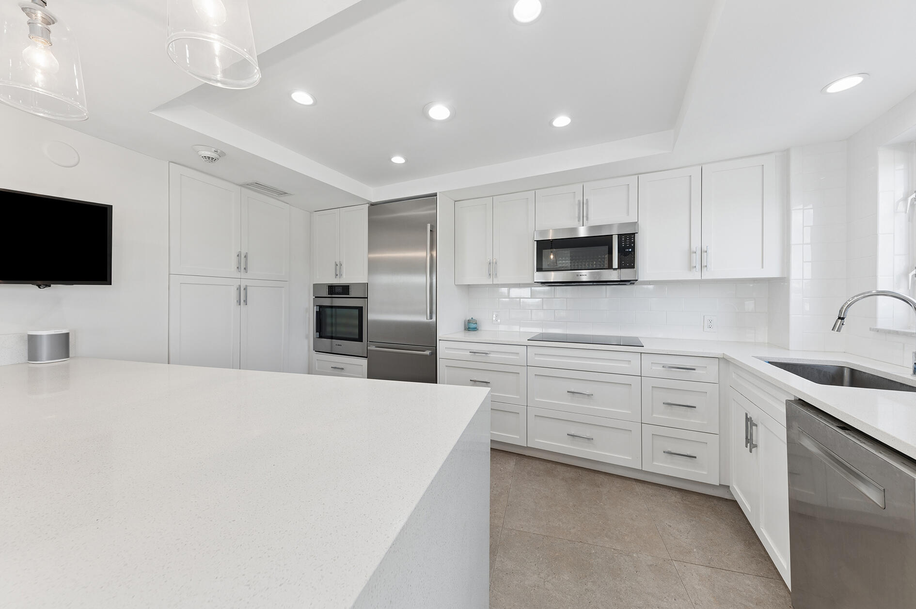 555 Southeast 6th Avenue, Unit 1F Delray Beach, FL 33483 - Photo 2 of 31 Kitchen - 2