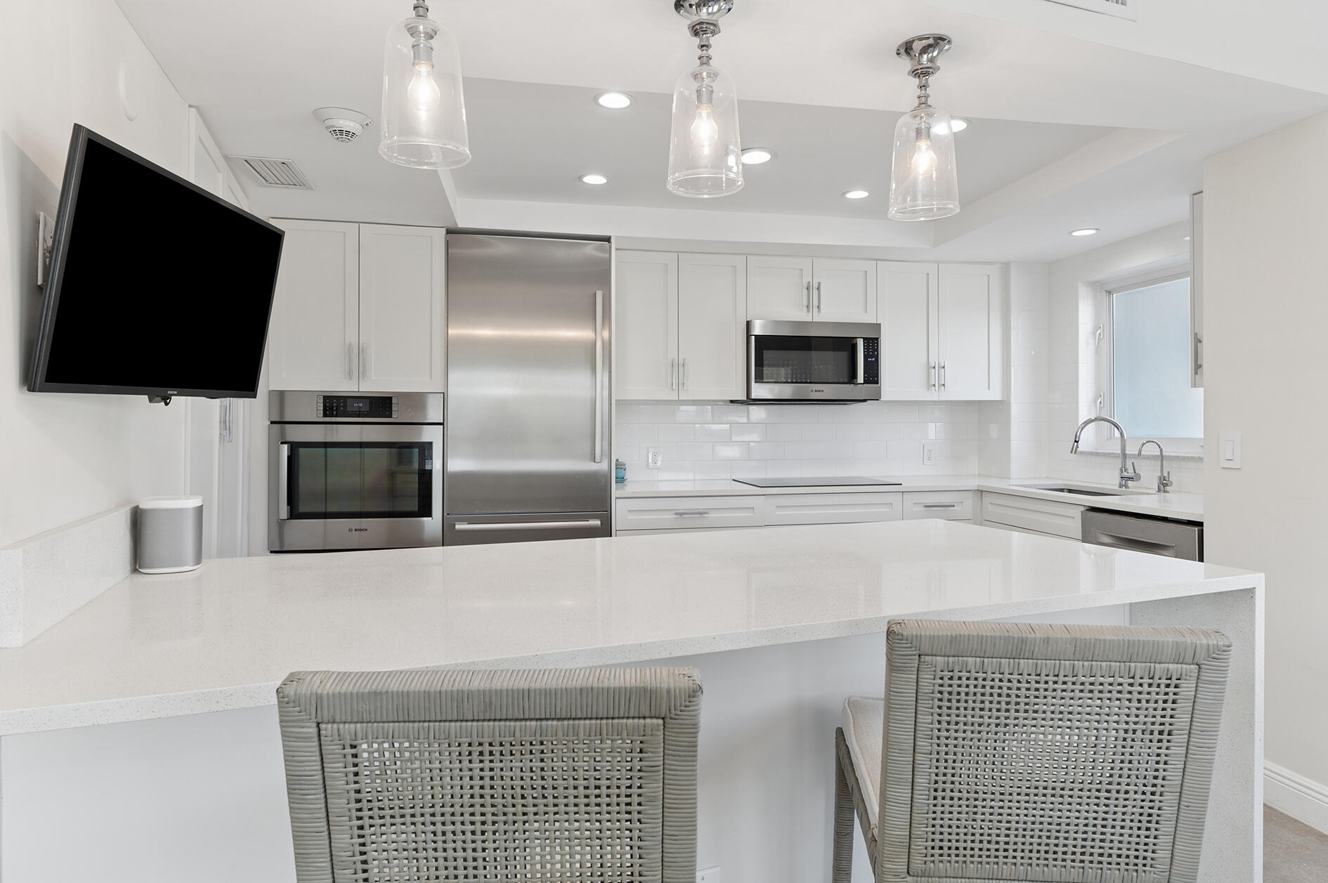 555 Southeast 6th Avenue, Unit 1F Delray Beach, FL 33483 - Photo 3 of 31 Kitchen - 1