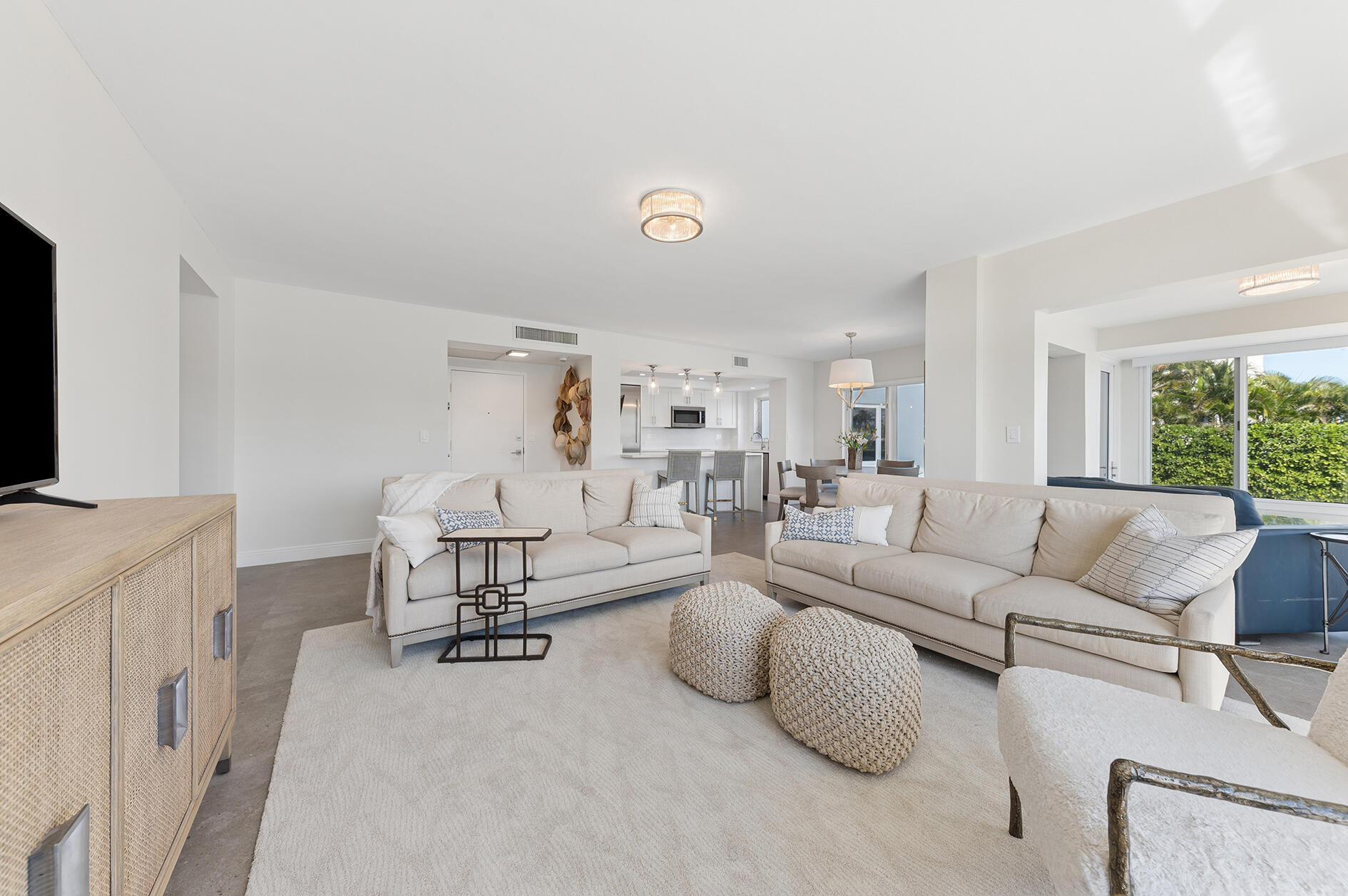 555 Southeast 6th Avenue, Unit 1F Delray Beach, FL 33483 - Photo 6 of 31 Living Room - 3