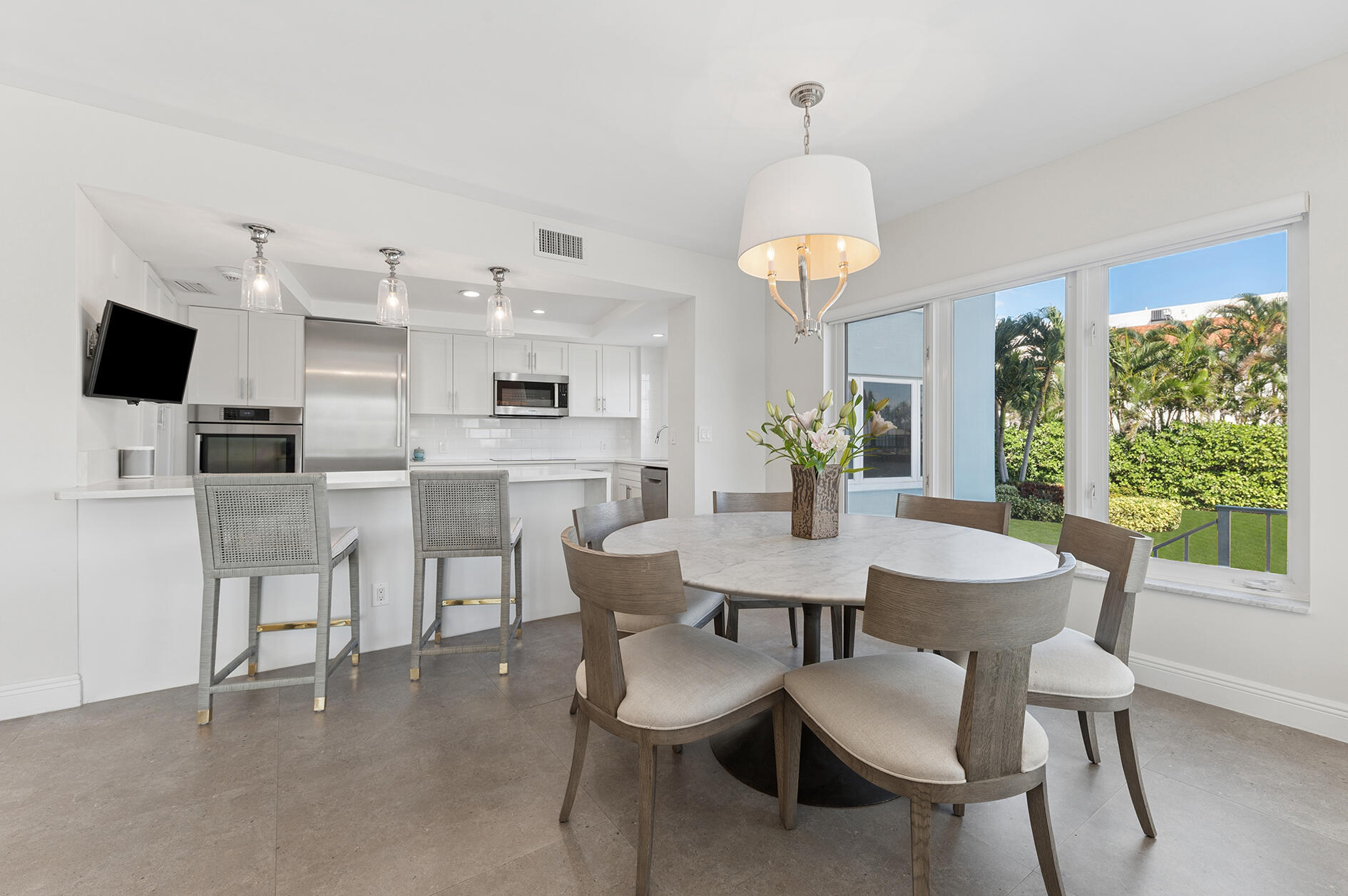 555 Southeast 6th Avenue, Unit 1F Delray Beach, FL 33483 - Photo 8 of 31 Dining Room - 2