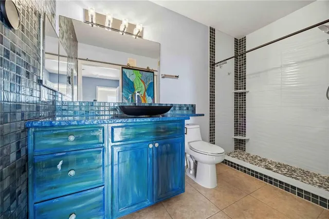 $1,750 | 2950 Viscaya Place, Unit 205, Sarasota, FL 34237