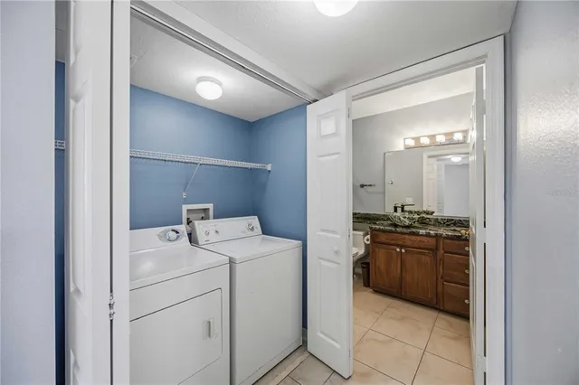 $1,750 | 2950 Viscaya Place, Unit 205, Sarasota, FL 34237