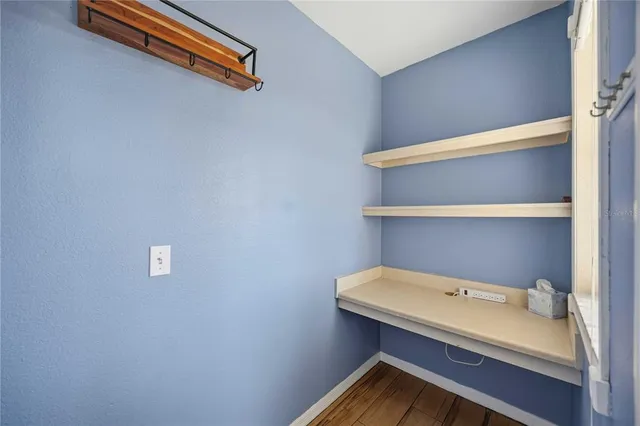 $1,750 | 2950 Viscaya Place, Unit 205, Sarasota, FL 34237