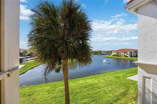 $1,750 | 2950 Viscaya Place, Unit 205, Sarasota, FL 34237