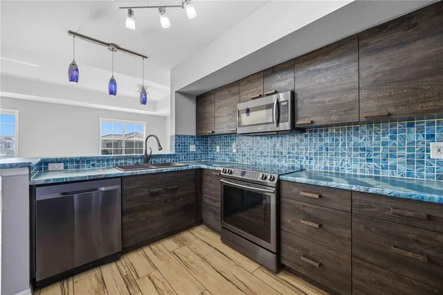 $1,750 | 2950 Viscaya Place, Unit 205, Sarasota, FL 34237