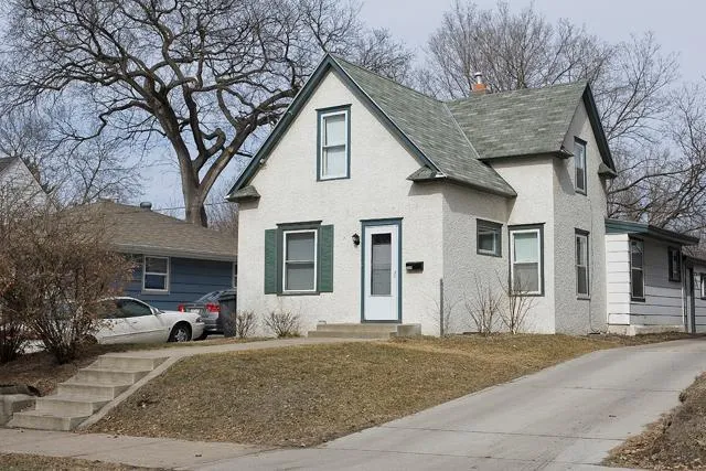 $2,550 | 2309 Cole Avenue Southeast, Minneapolis, MN 55414