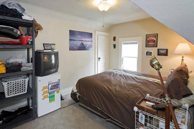 $2,550 | 2309 Cole Avenue Southeast, Minneapolis, MN 55414