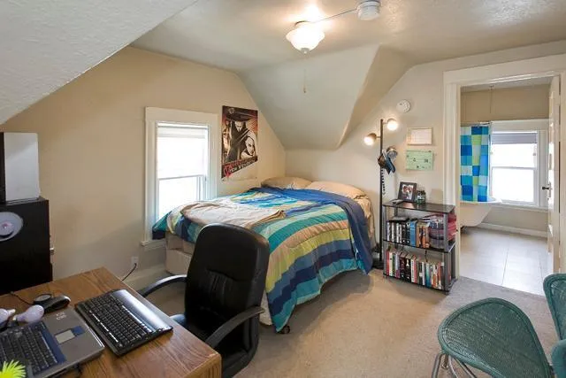 $2,550 | 2309 Cole Avenue Southeast, Minneapolis, MN 55414