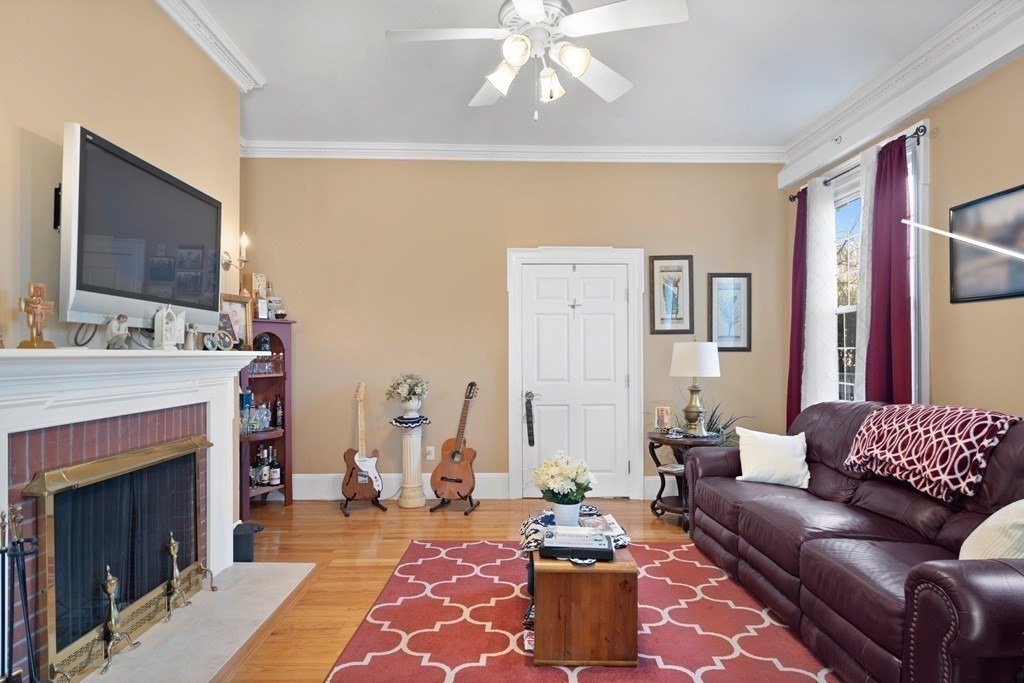8 Parker Road, Unit 1 Wakefield, MA 01880 - Photo 3 of 20 Gallery Image 3