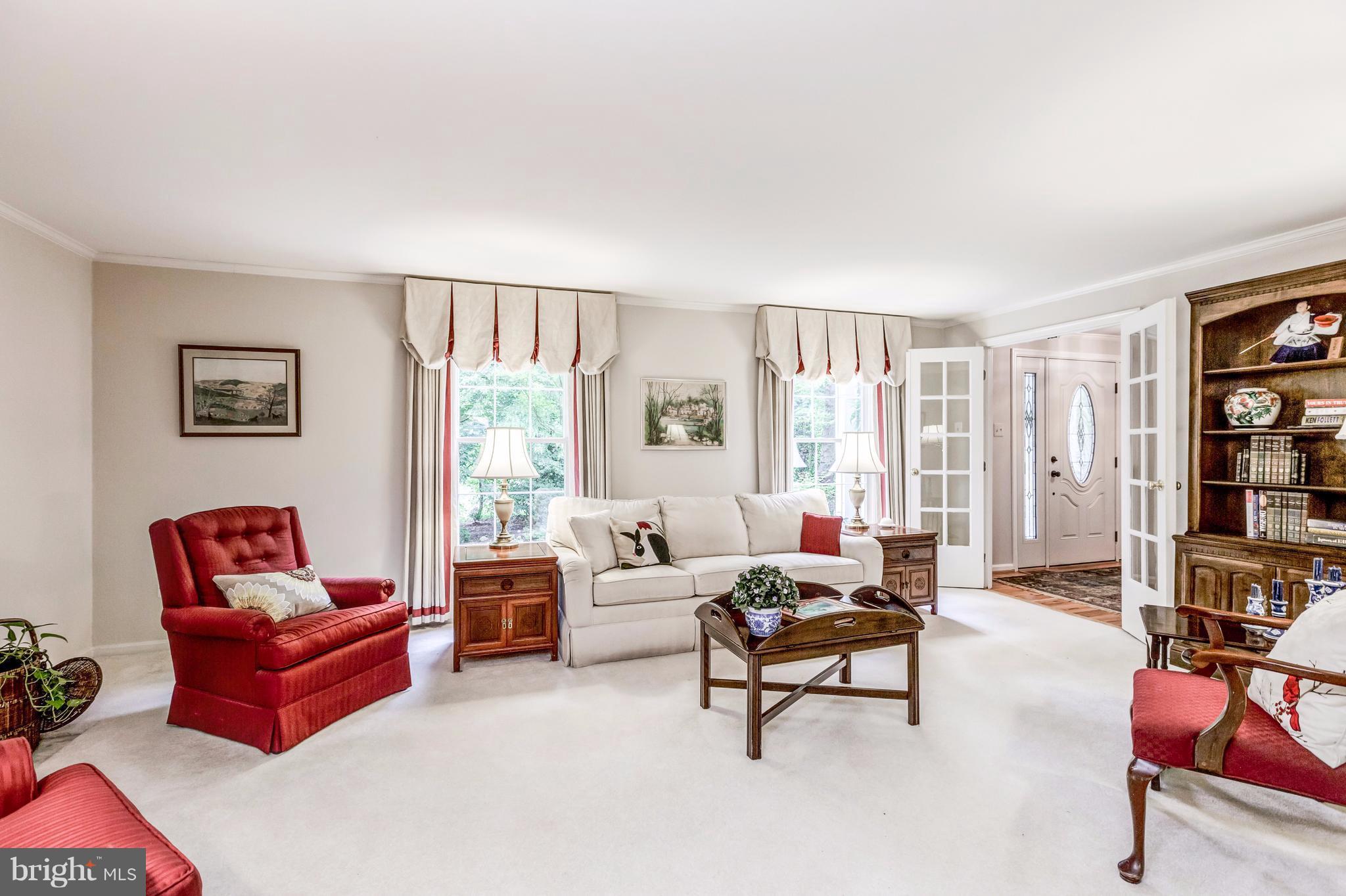 1001 Bellview Road McLean, VA 22102 - Photo 11 of 30 Second living space with fireplace!