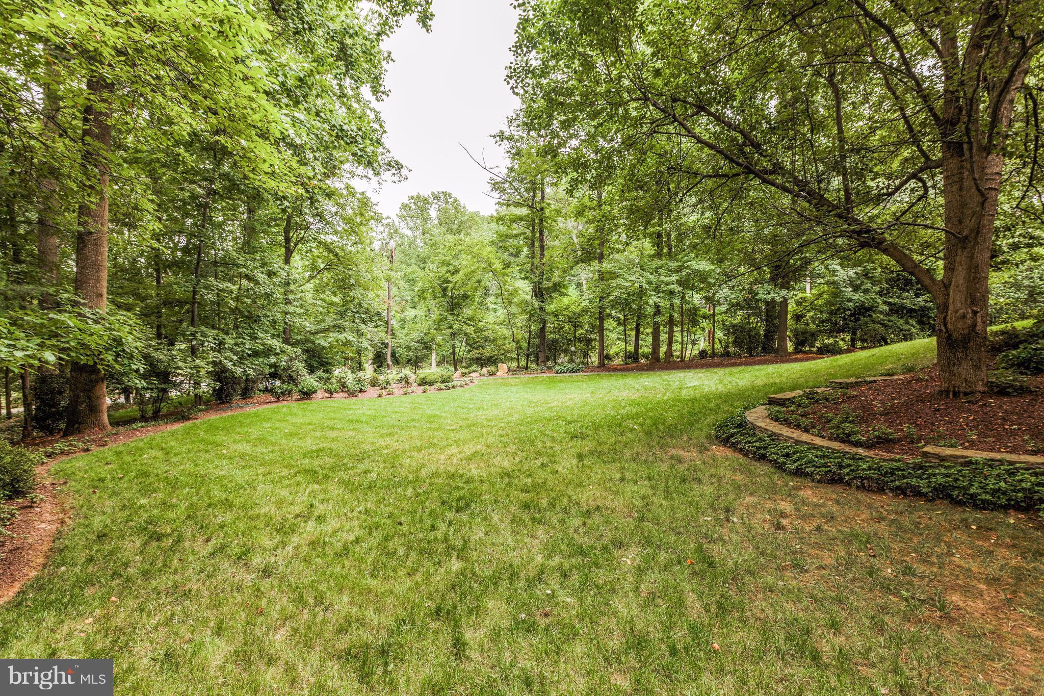 1001 Bellview Road McLean, VA 22102 - Photo 27 of 30 Plenty of landscaped yard space!