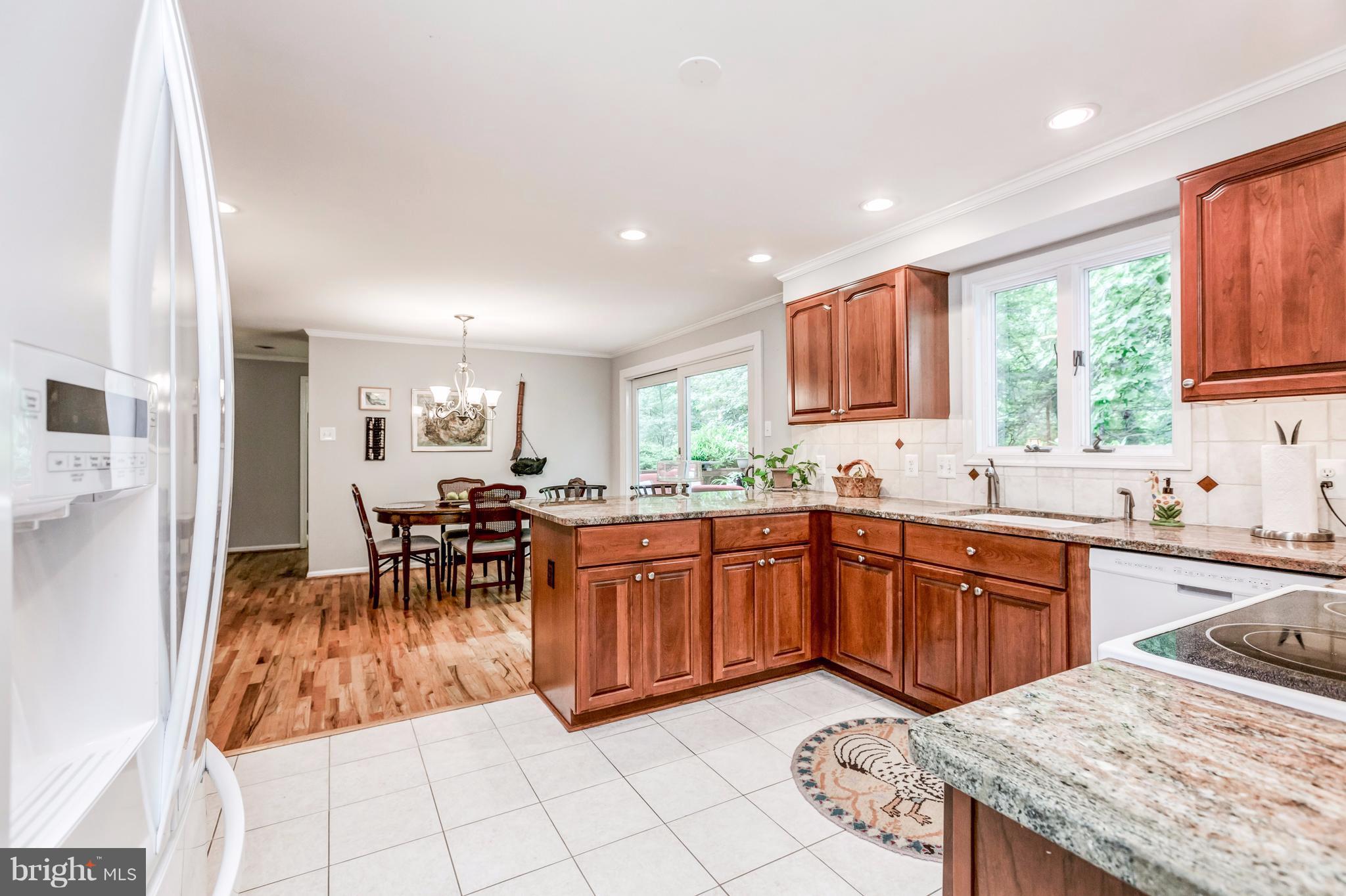1001 Bellview Road McLean, VA 22102 - Photo 9 of 30 Renovated gourmet kitchen