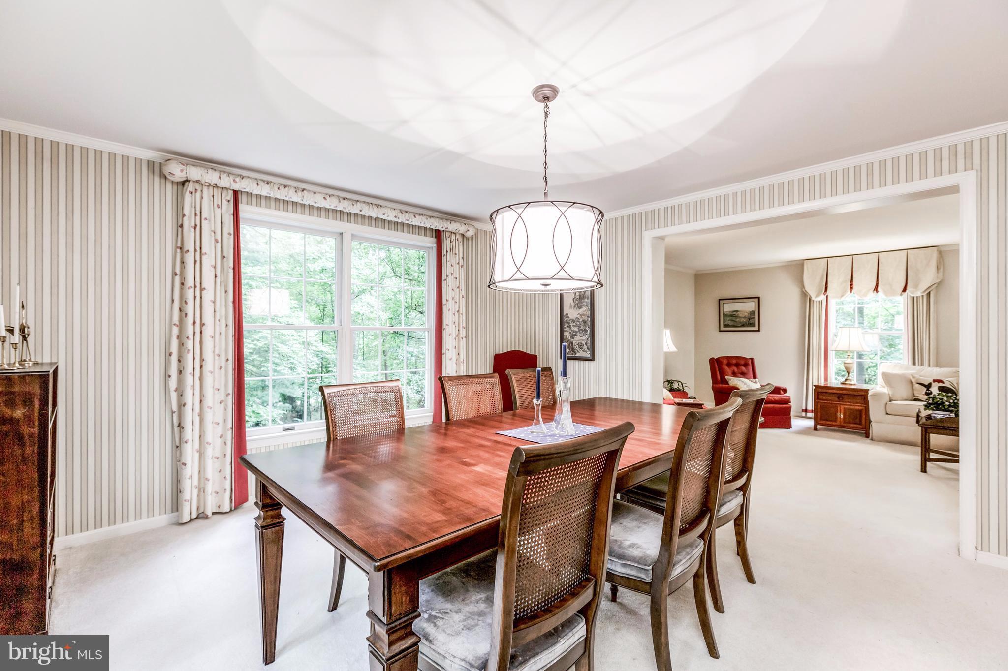 1001 Bellview Road McLean, VA 22102 - Photo 10 of 30 Separate dining off of kitchen - great for hosting