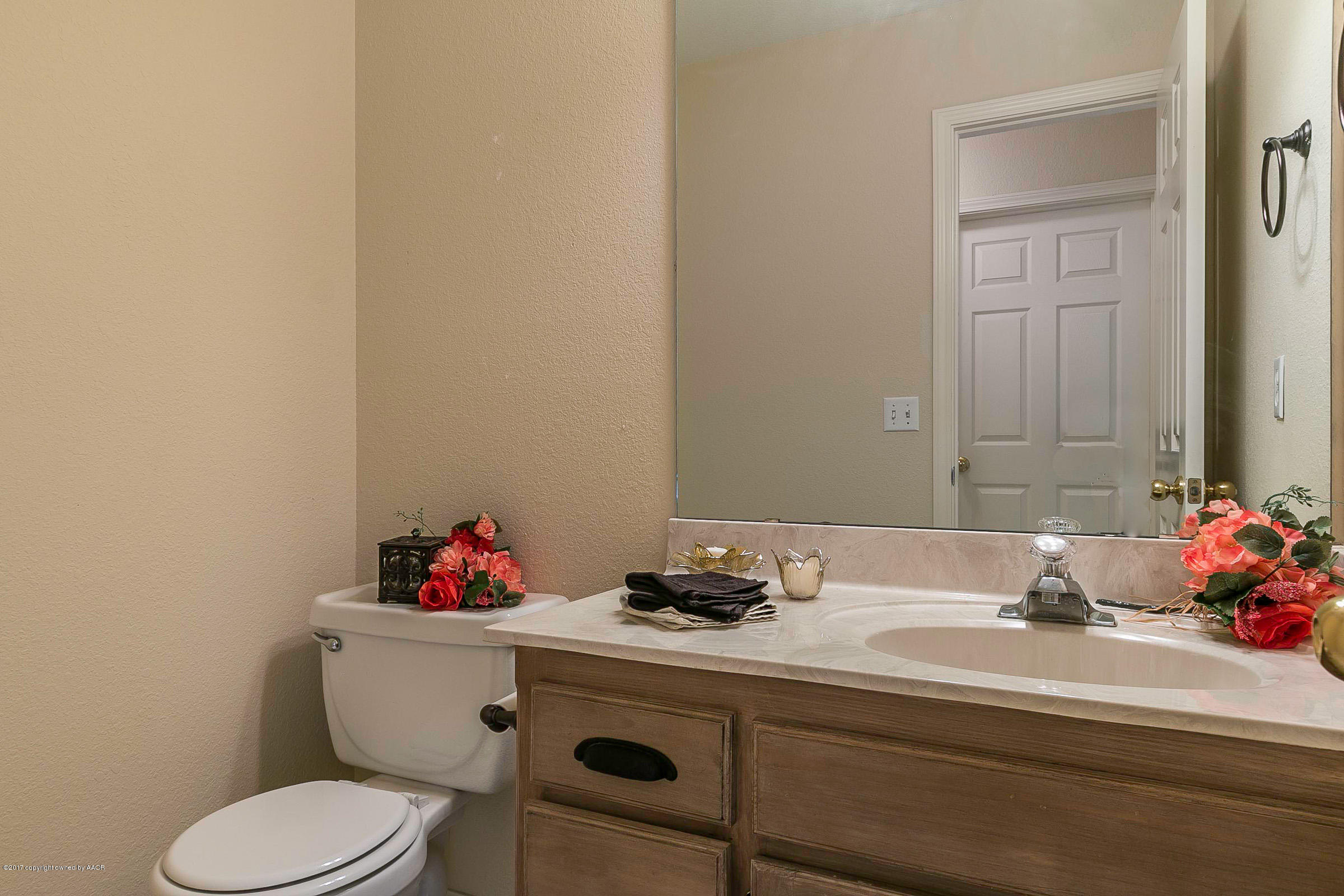 7911 Sheldon Road Amarillo, TX 79119 - Photo 24 of 30 Powder Room