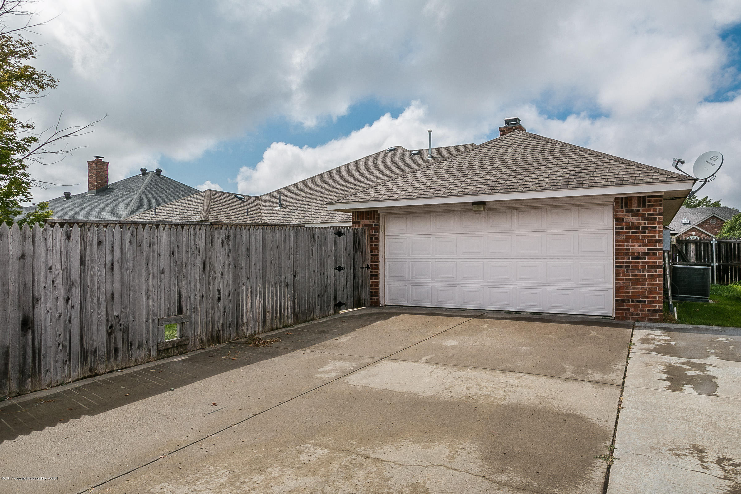 7911 Sheldon Road Amarillo, TX 79119 - Photo 28 of 30 Garage and Parking