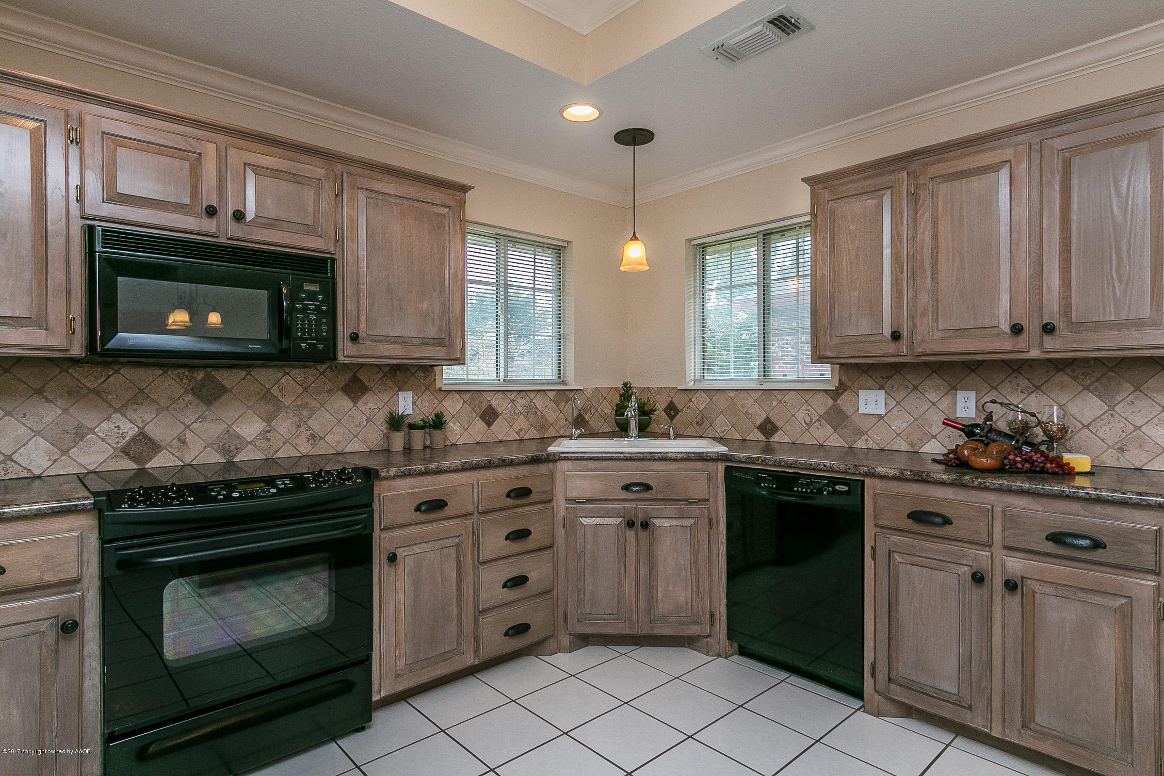 7911 Sheldon Road Amarillo, TX 79119 - Photo 9 of 30 Kitchen