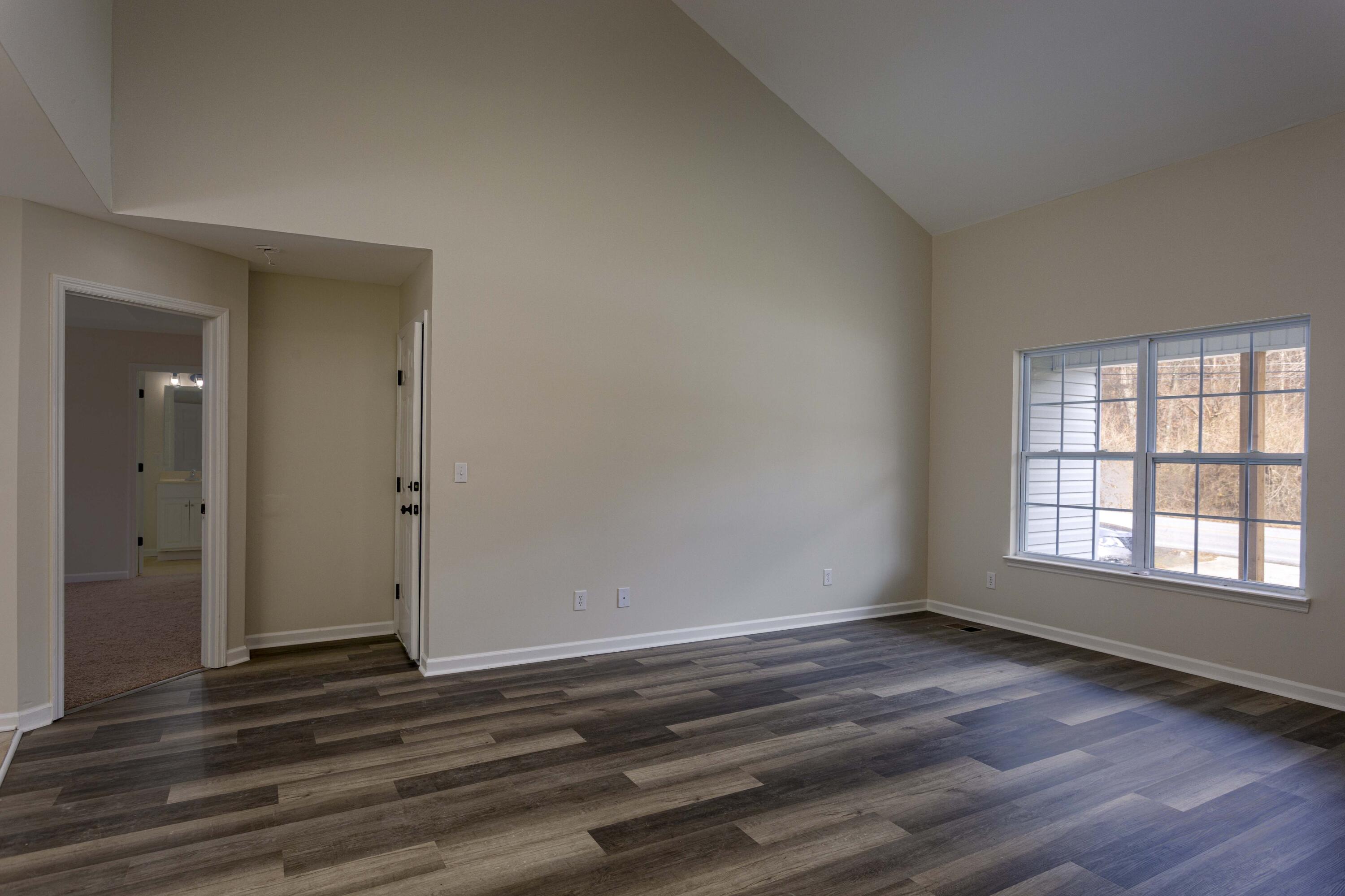 9030 Standifer Gap Road Chattanooga, TN 37421 - Photo 5 of 28 Living Room4