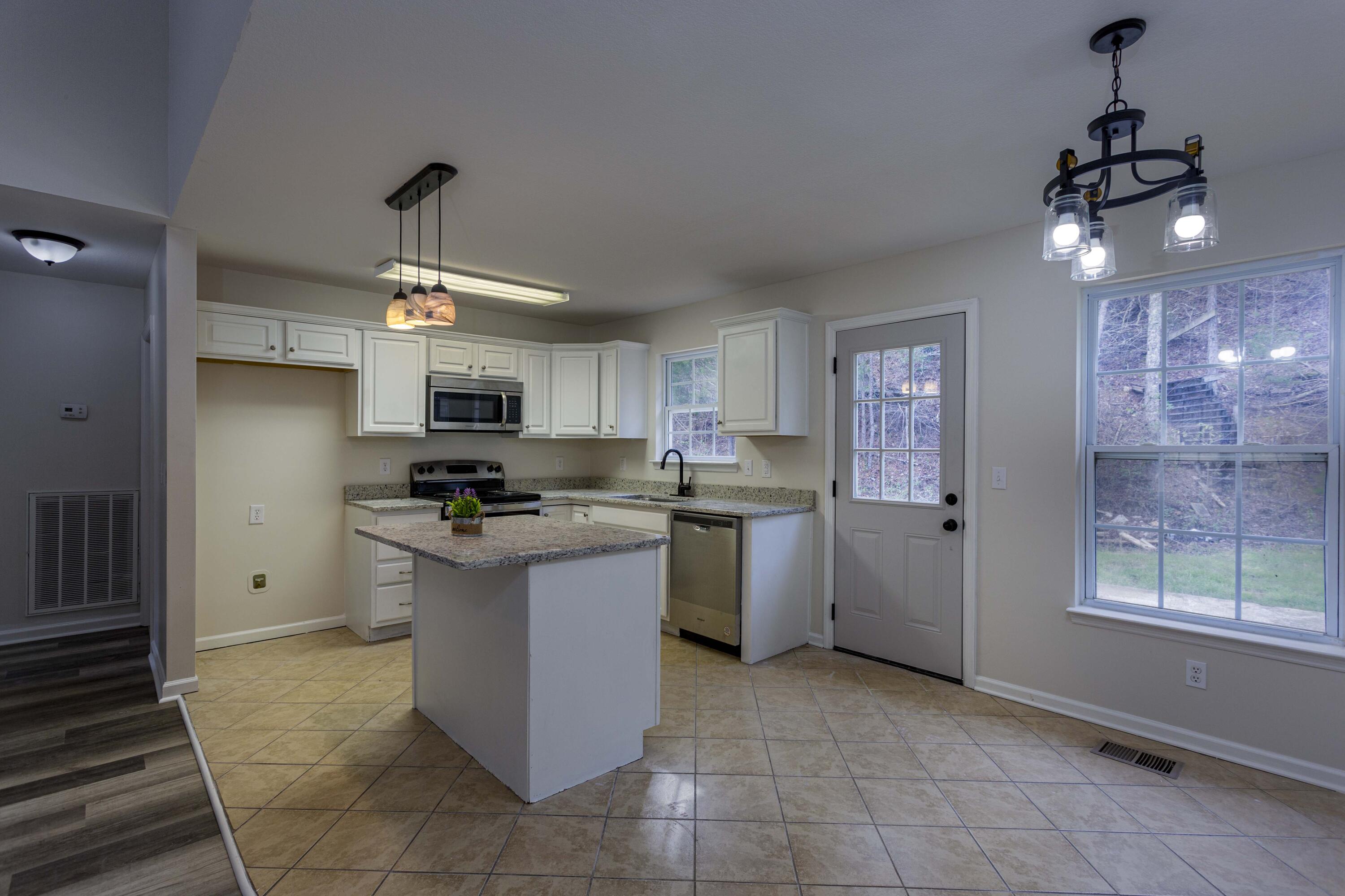 9030 Standifer Gap Road Chattanooga, TN 37421 - Photo 7 of 28 Kitchen1