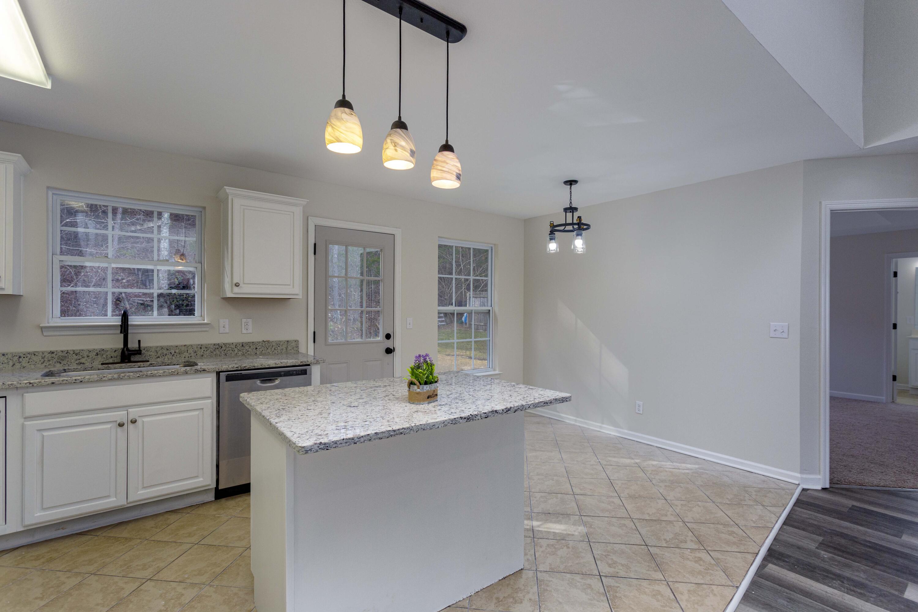9030 Standifer Gap Road Chattanooga, TN 37421 - Photo 8 of 28 Kitchen4