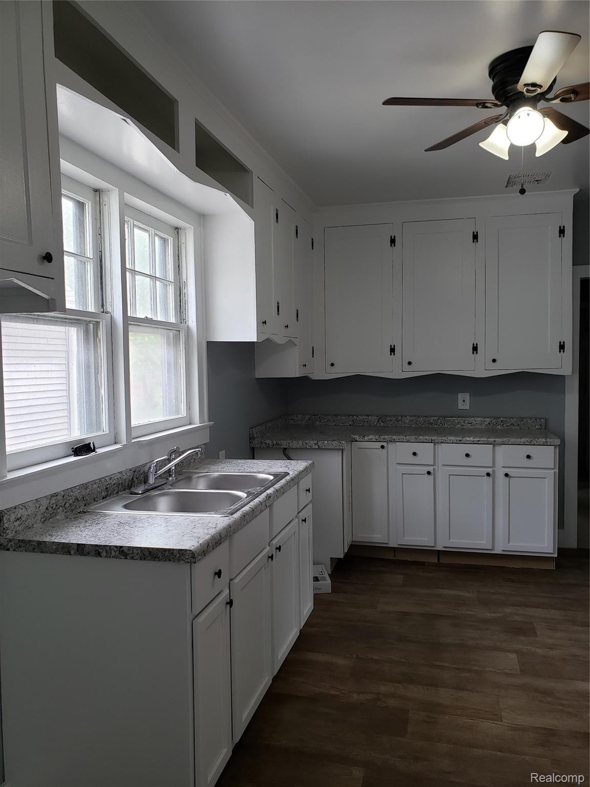8231 Rivard Avenue Warren, MI 48089 - Photo 7 of 21 kitchenb.jpg