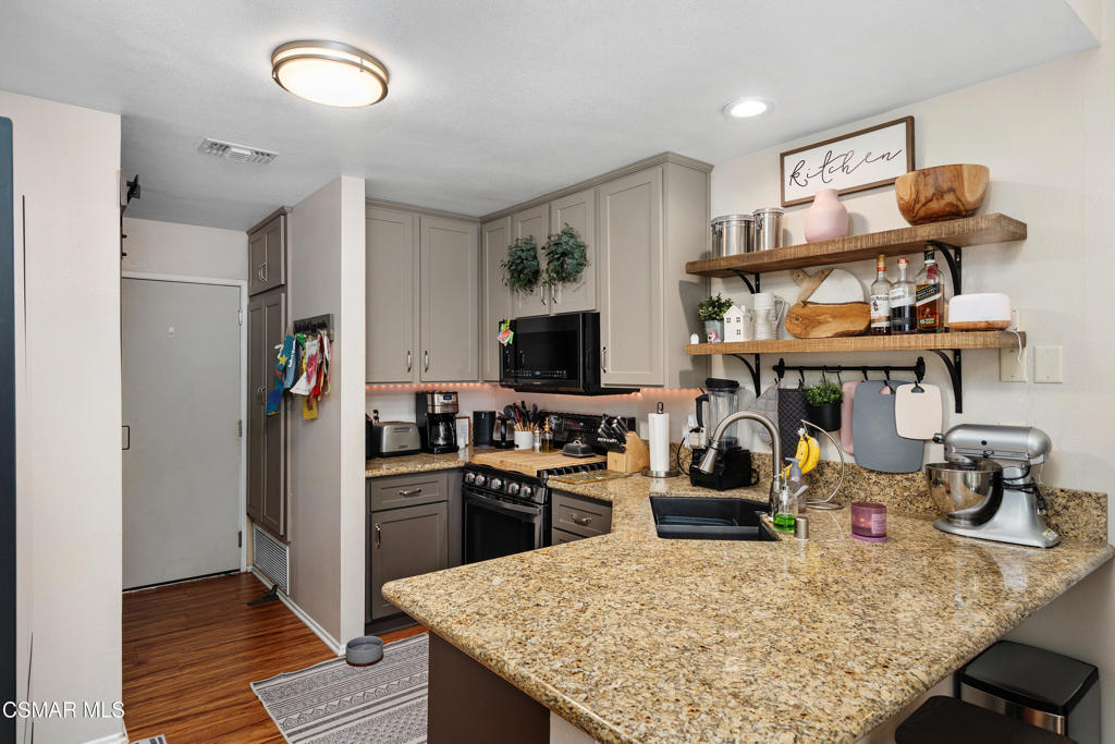 28435 Seco Canyon Road, Unit 153 Saugus, CA 91390 - Photo 11 of 33