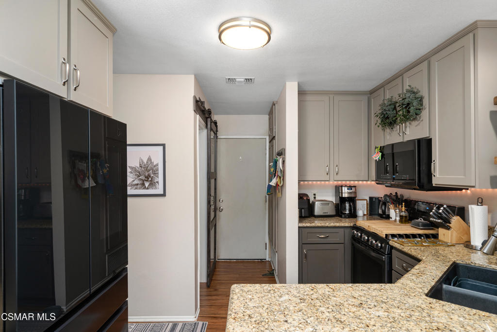 28435 Seco Canyon Road, Unit 153 Saugus, CA 91390 - Photo 12 of 33