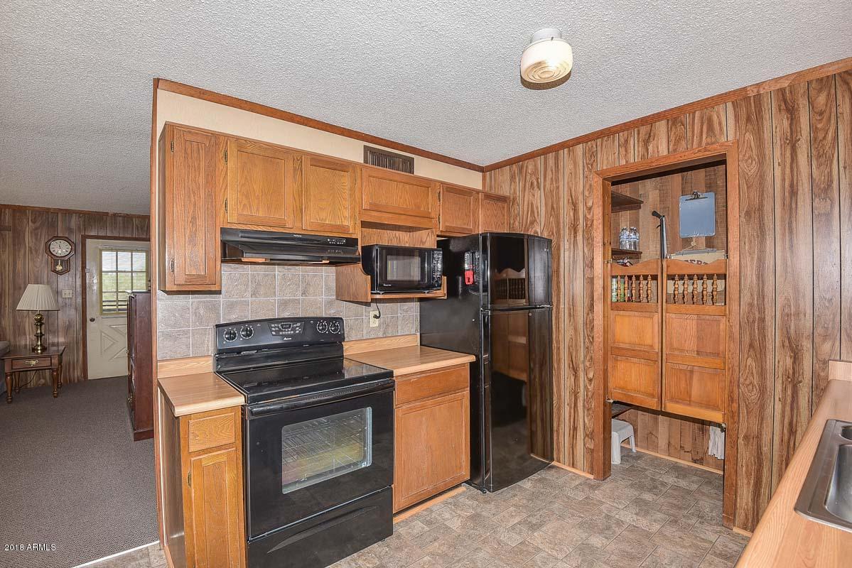 1616 West Yearling Road Phoenix, AZ 85085 - Photo 13 of 42 Kitchen-Range