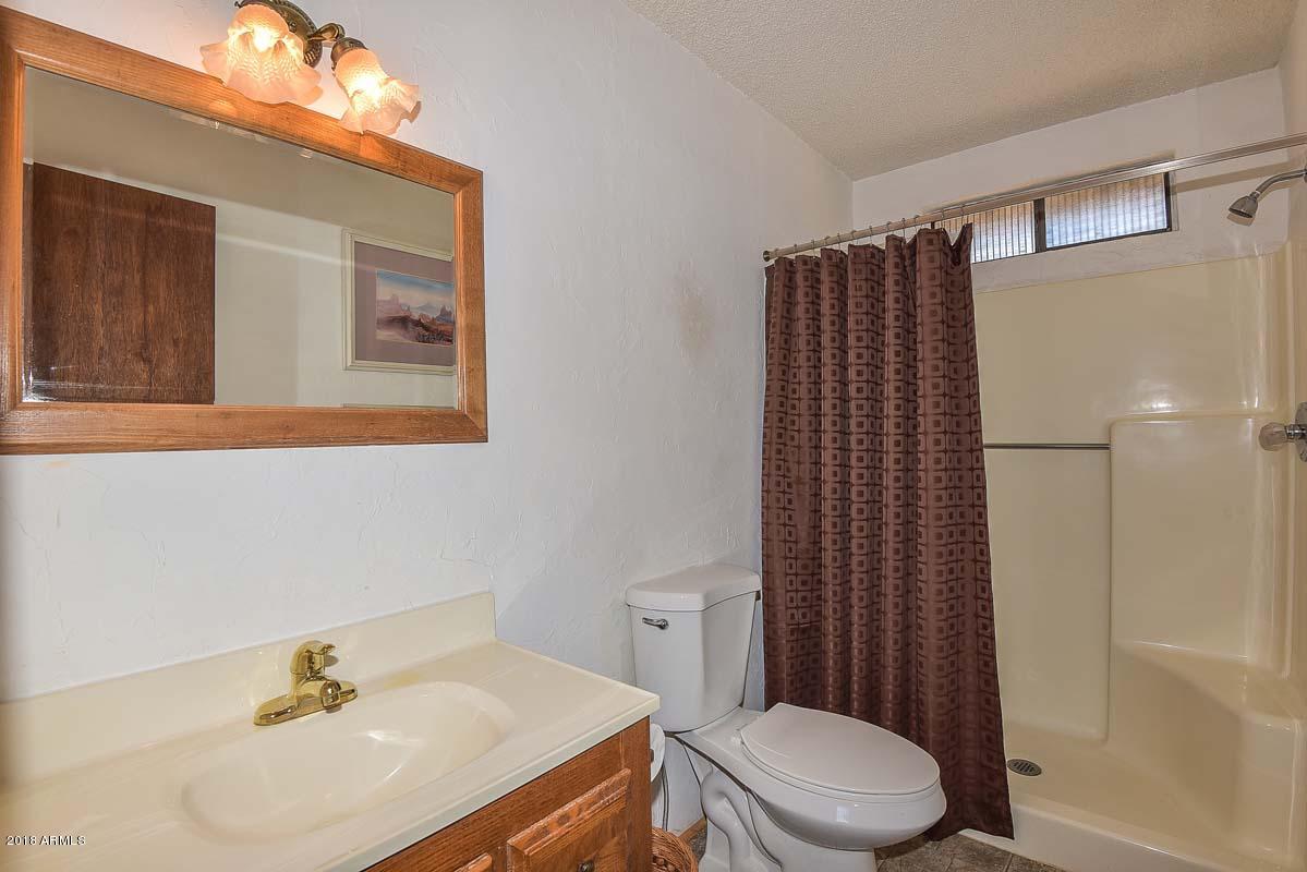 1616 West Yearling Road Phoenix, AZ 85085 - Photo 21 of 42 Hall Bath