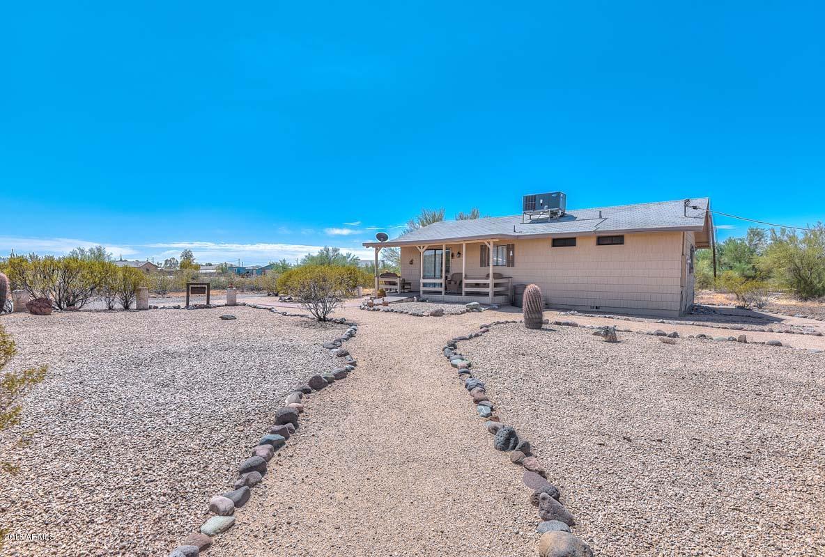 1616 West Yearling Road Phoenix, AZ 85085 - Photo 4 of 42 Walkway