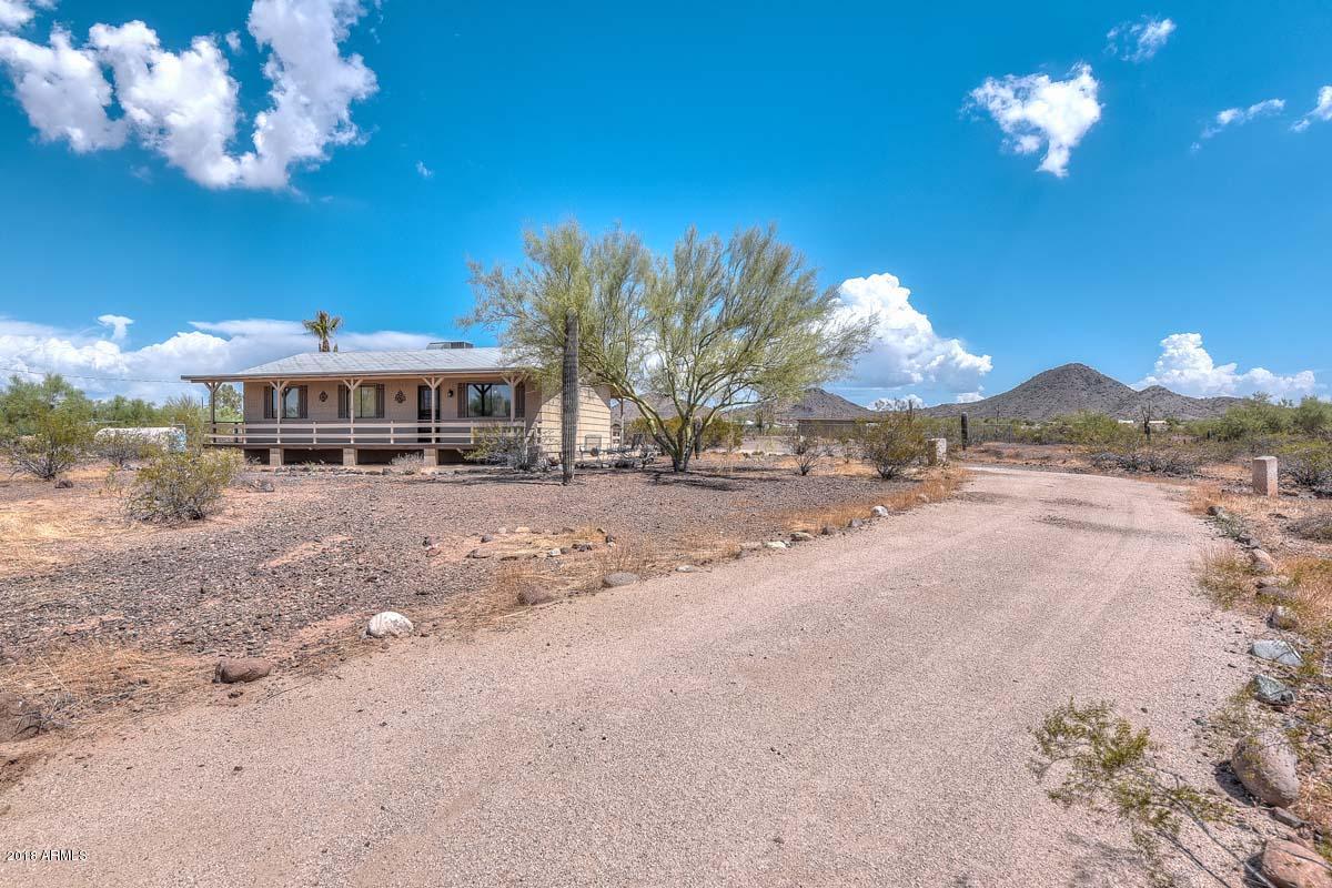 1616 West Yearling Road Phoenix, AZ 85085 - Photo 5 of 42 Driveway