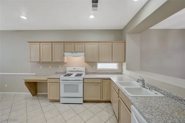 $2,300 | 88 Parker Ranch Drive, Henderson, NV 89012