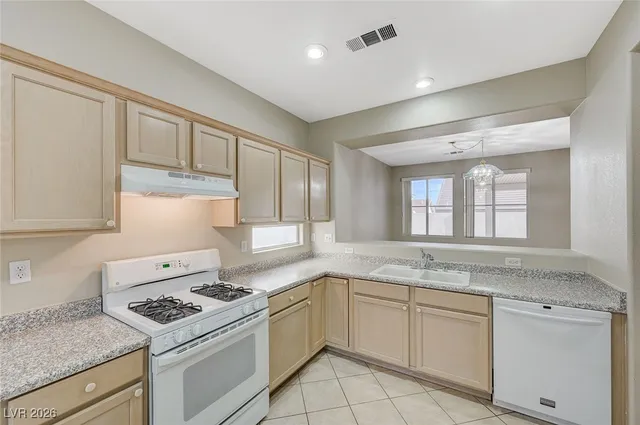 $2,300 | 88 Parker Ranch Drive, Henderson, NV 89012