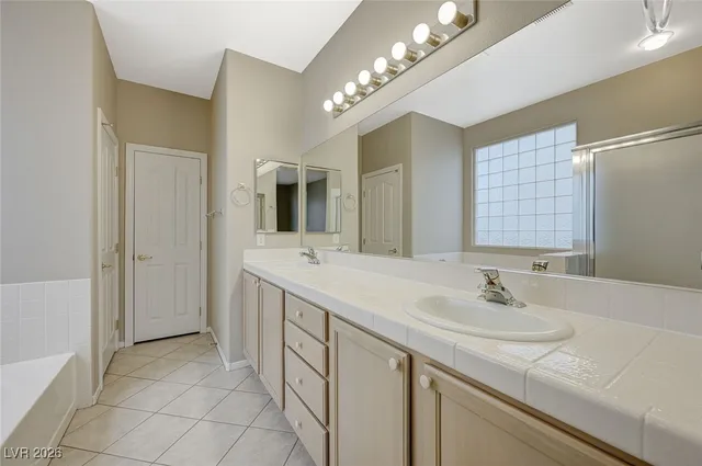 $2,300 | 88 Parker Ranch Drive, Henderson, NV 89012