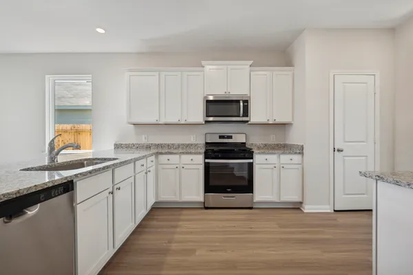 $2,075 | 335 Kingston Way, Waller, TX 77484