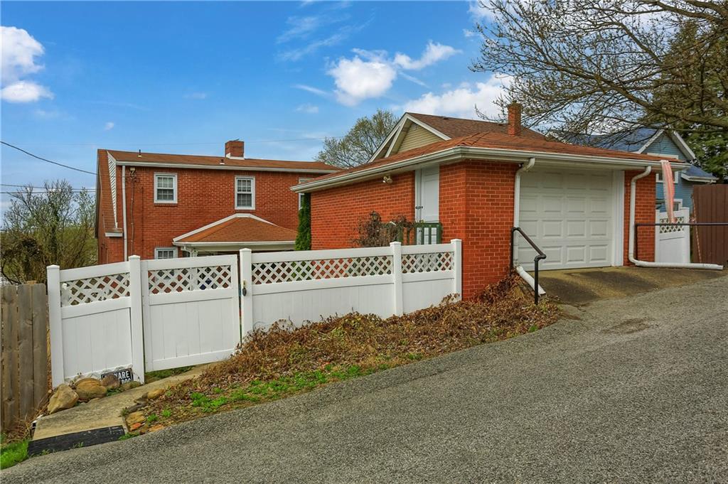 539 Wilson Avenue Rochester, PA 15074 - Photo 8 of 34