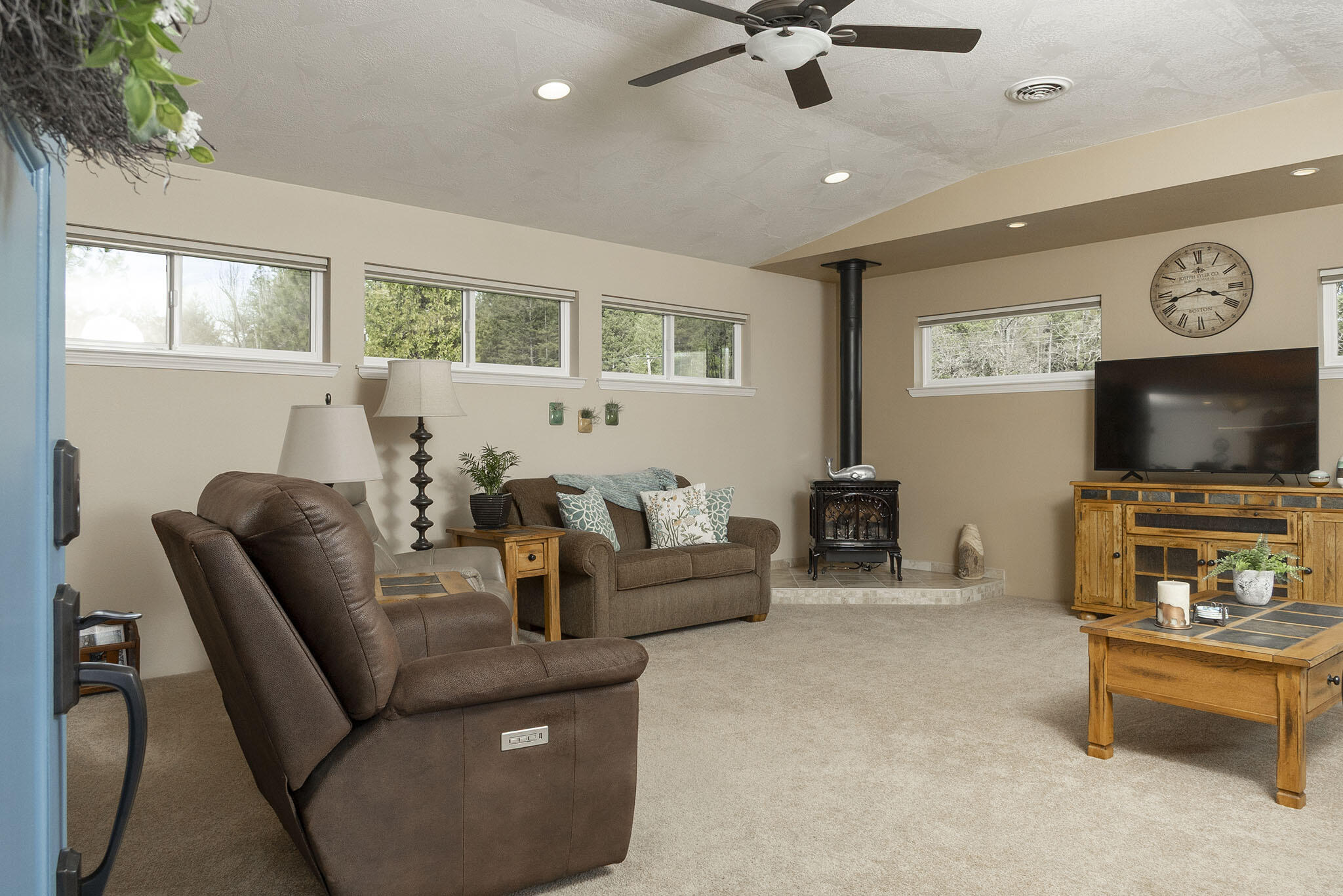 15902 Water Gap Road Williams, OR 97544 - Photo 13 of 67 13