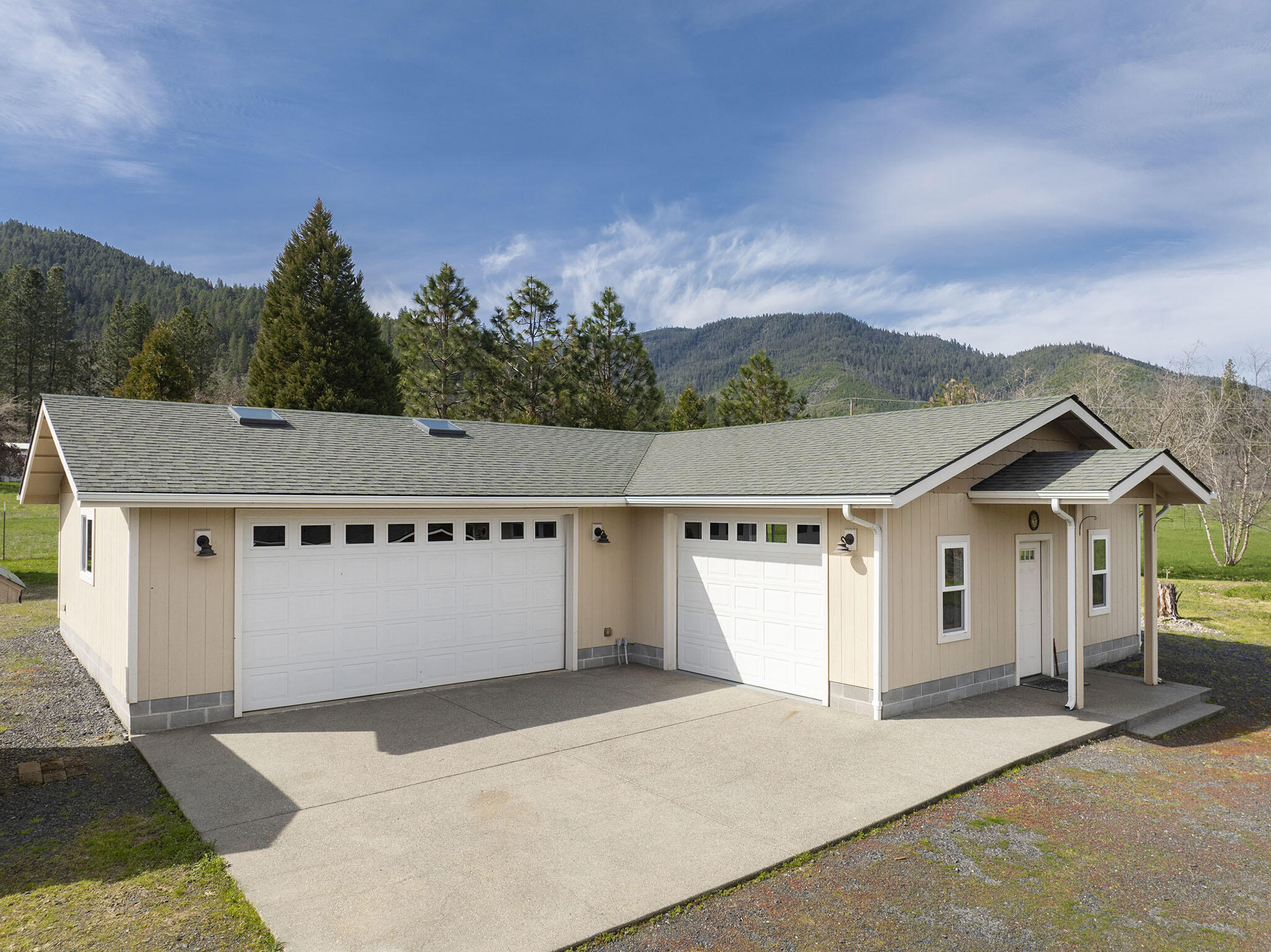 15902 Water Gap Road Williams, OR 97544 - Photo 33 of 67 33