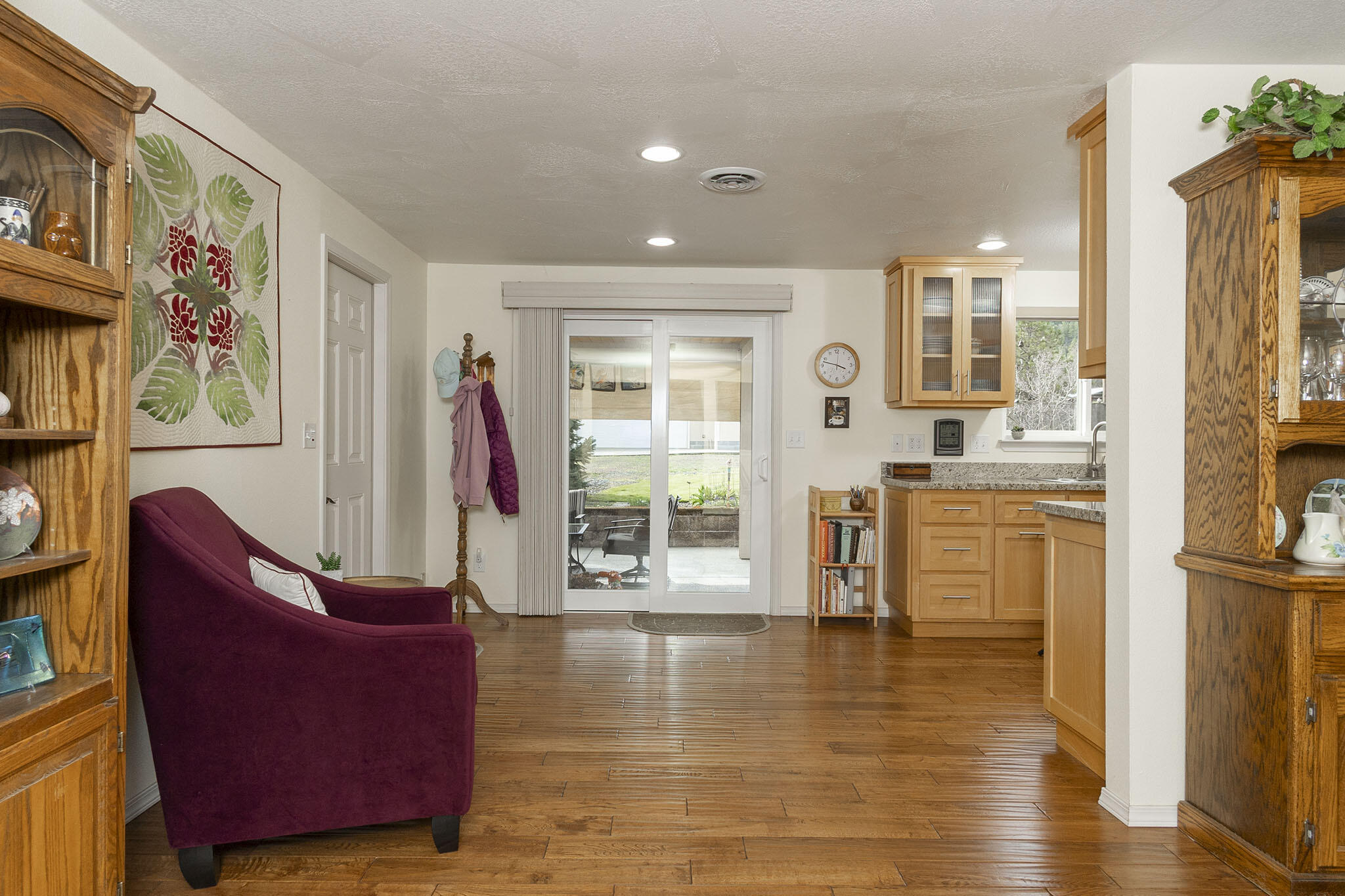 15902 Water Gap Road Williams, OR 97544 - Photo 5 of 67 5
