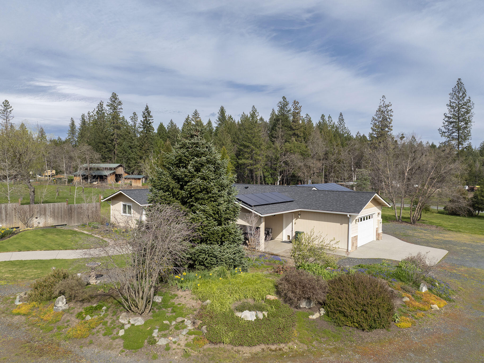 15902 Water Gap Road Williams, OR 97544 - Photo 60 of 67 59