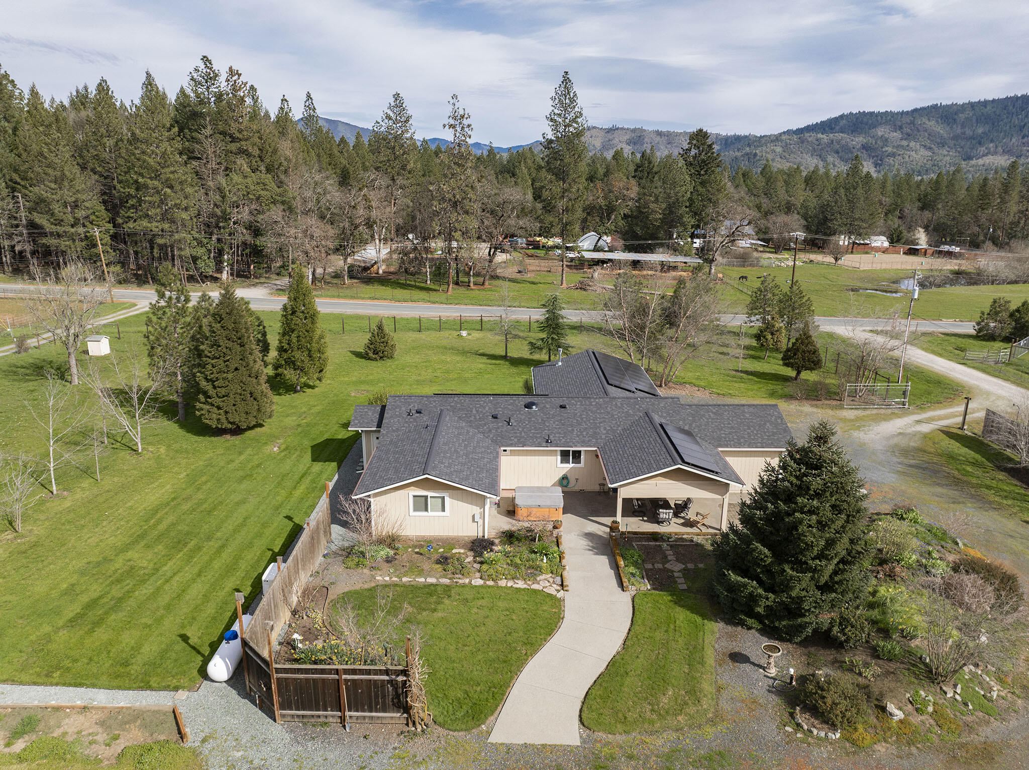 15902 Water Gap Road Williams, OR 97544 - Photo 61 of 67 60