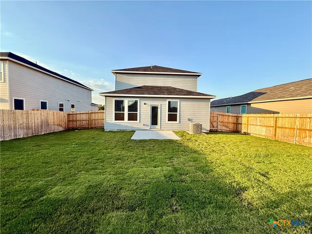 $2,200 | 433 Panther Way, Seguin, TX 78155